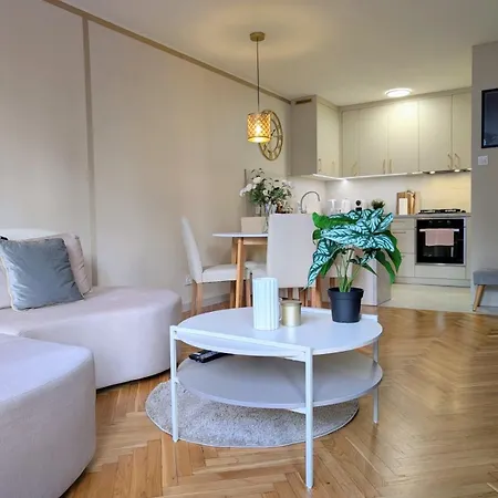 The Golden Frame By Cooee